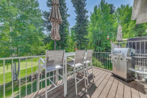 Cloudcroft Townhome on Golf Course with Deck!